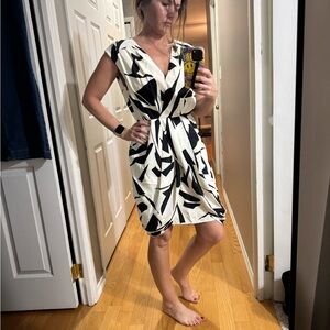 Express Black and White Sheath Midi Dress with Plunge Neckline